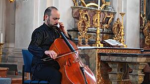 Der berühmte Cellist Alessio Pianelli aus Sizilien tritt bei der Reihe der Peter-Thumb-Konzerte in der Pfarrkirche in Tiengen auf. Im ...