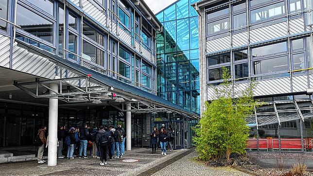 Der Eingang der betroffenen Constantin-Vanotti-Schule am Tag des Alarms.