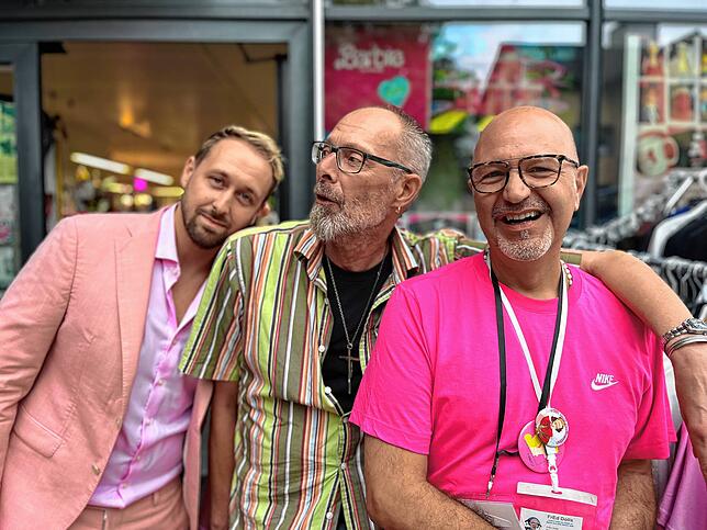 Fan-Moment in Kreuzlingen: Zwei „Hardcore-Barbie-Sammler“, (von rechts) Francesco Ruffino und Bruno Brendle, treffen auf ...