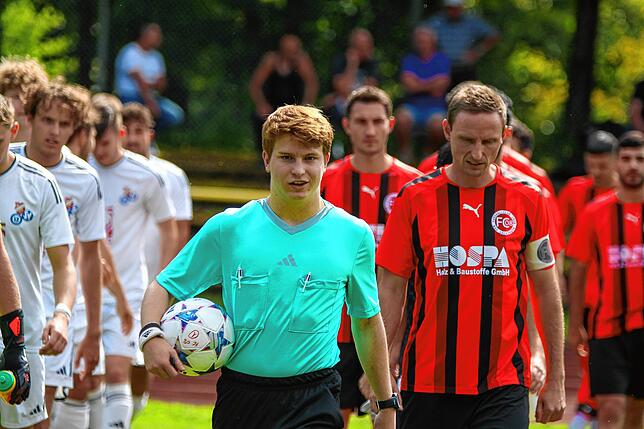 Bild 1: FC 08 Bad Säckingen gewinnt 4:1 gegen die SG Höchenschwand – und wir haben Bilder!