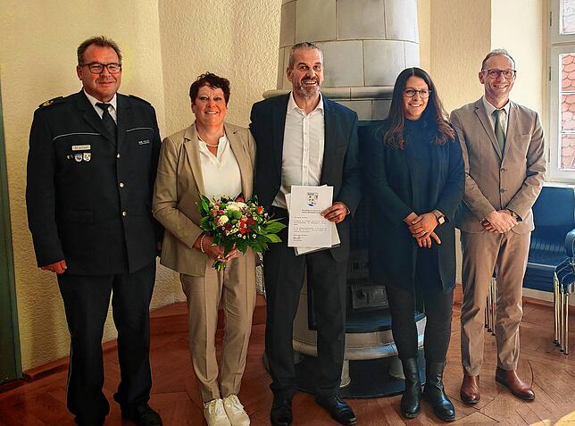 Von links: Polizeipräsident Uwe Stürmer, Margit und Michael Gerg, Bürgermeisterin Ines Gaehn und Kriminaldirektor Simon Bihl