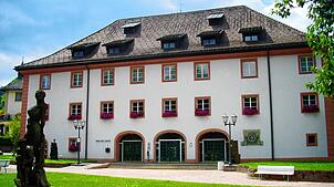 Im Haus des Gastes könnte auch in Zukunft VHS-Kurse stattfinden. Foto: Baur
