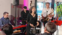 Das Judith Tellado Quartett spielt bei der Premiere von Fräulein Lindes Live-Sessions im Gmeindshus Lauchringen (von links): Georg ...