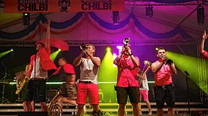 Bild : Volles Zelt und super Stimmung auf der Chilbi 2025 in Waldshut – Die besten Bilder