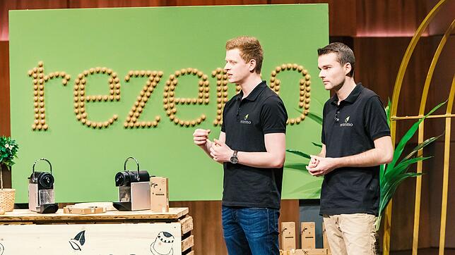 Stefan Zender (links) und Mitgründer Julian Reitze bei der TV-Aufzeichnung, die im September ausgestrahlt wurde.