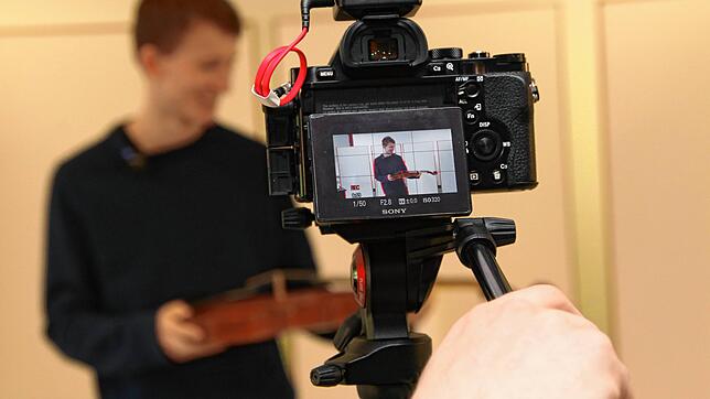 Die digitalen Medien, aber auch Erwachsene, die ein Instrument lernen oder spielen wollen, spielen in der Musikschule Bad Säckingen ...