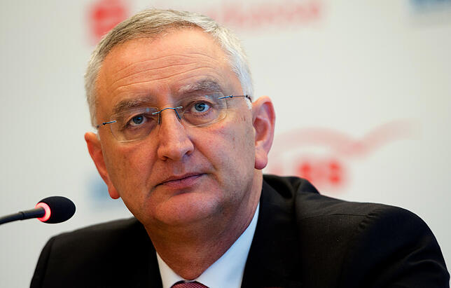 Sparkassen-Präsident Peter Schneider ist für seine Institute zuversichtlich
