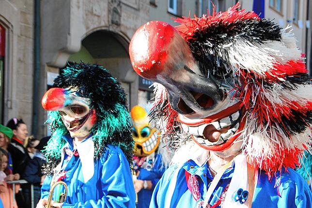 Die Bad Säckinger Holzspuele Waggis hatten dicke Köpfe. Zuviel Fasnacht gemacht?