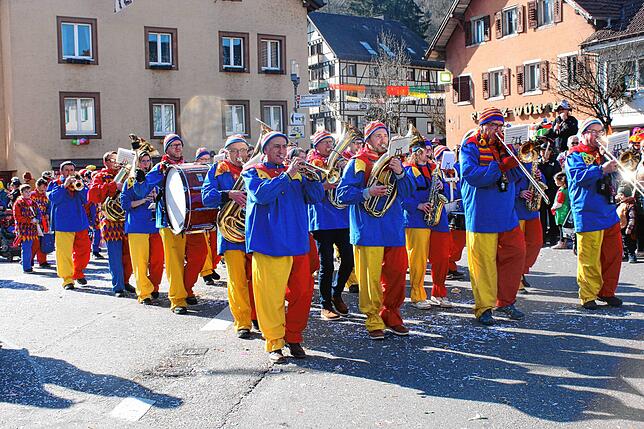 Bild 5: Gute Laune beim Fastnachtsumzug 2025