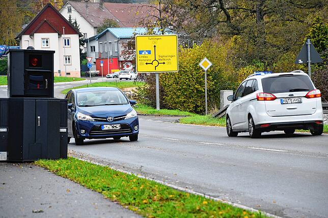 Der neue Blitzeranhänger von Stockach, hier in der Tuttlinger Straße.