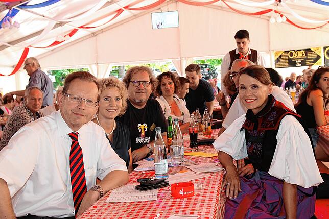 Prominente Gäste (von links): Thomas Dörflinger, Petra Dorfmeister, Christian Ruch und Monika Mittich-Ebi. Rechts die ...