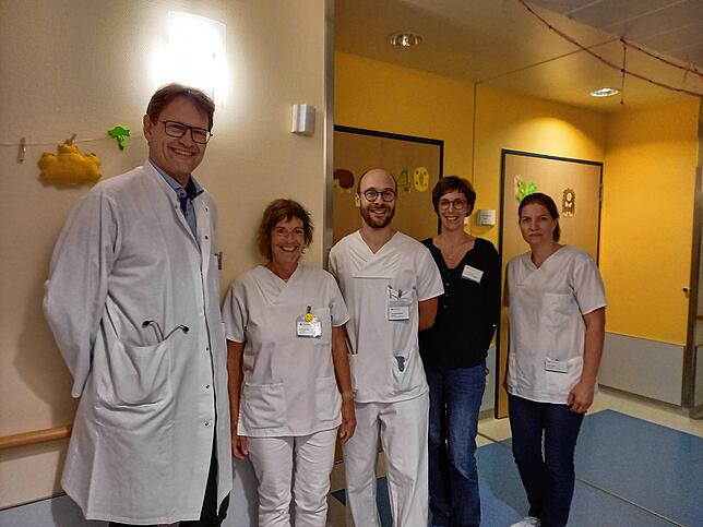 Peter Meißner, Chefarzt der Kinderklinik, leitende Oberärztin Karin Waldecker, Emmanuel Paquereau (Kinder-Gastroenterologie), Kinder- ...