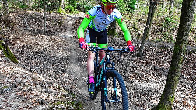Wieder fest im Sattel: Lukas Stamm (16) vom Dick Küchen Racing Team aus Bad Säckingen hat seine schwere Wirbelverletzung bestens ...