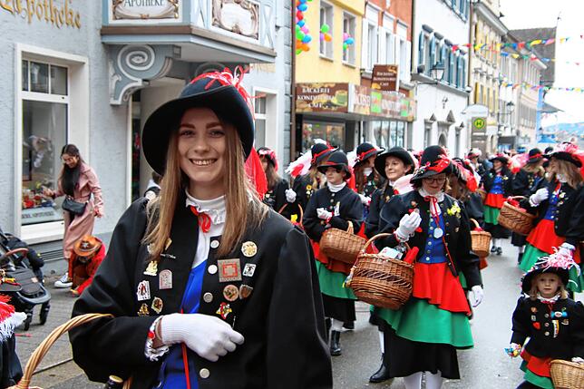 Bild 7: Erst als Pappfigur, dann live: Alle Bilder vom Tag mit Karl Lauterbach in Stockach