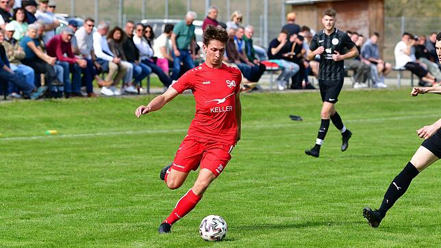 Durchstarten: Innenverteidiger Sandro Scheier (28) vom SV Jestetten &ndash; hier im Spiel der vergangenen Saison beim FC Hochrhein ...