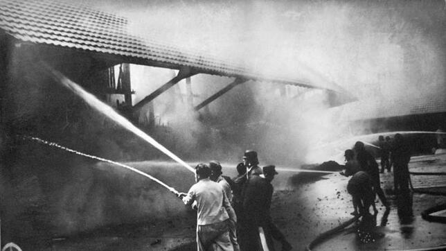 Am 16. Oktober 1970 vernichtet ein Großbrand die Oeschgermühle in Laufenburg. Die Feuerwehr kann das Gebäude nicht mehr retten. Es muss ...