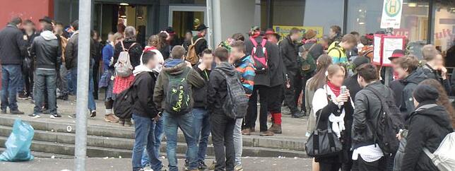 Derartige Bilder wie am Wäldertag 2015 soll es in Bad Säckingen zur Fasnacht nicht mehr geben. Das Konzept der Narrenzunft, der Polizei ...
