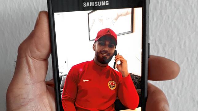 Trotz schwierigen Zeiten hat er ein Lächeln auf den Lippen: Torjäger Marcel Simsek am Telefon.
