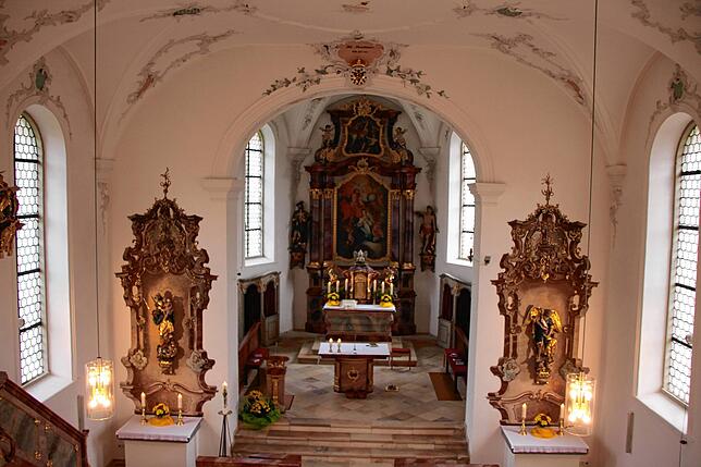 Die große Kirche St. Martin Schwaningen von innen.