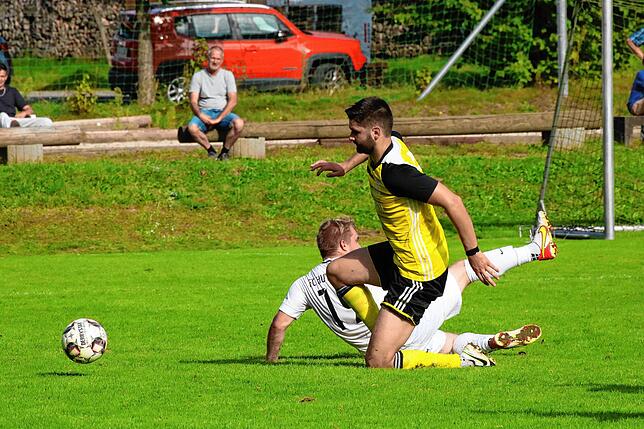 Bild 19: SV Eichsel muss gegen den FC Huttingen mit einem 1:1 zufrieden sein &ndash; und wir haben die Bilder!