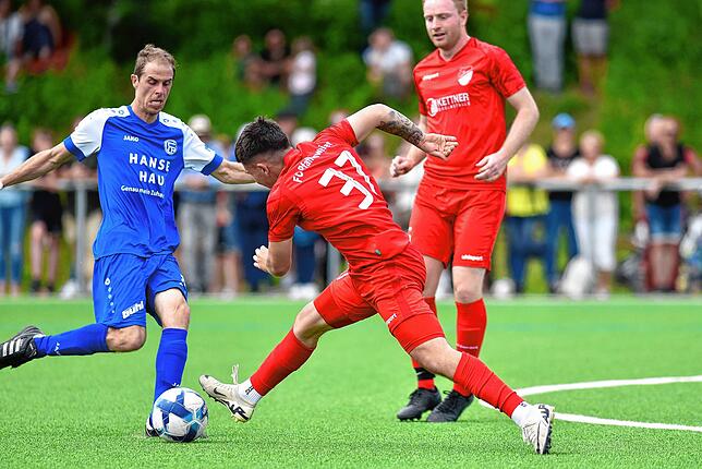 Bild 6: Der FC Radolfzell gewinnt gegen den FC Pfaffenweiler klar mit 5:0 – und wir haben die Fotos!