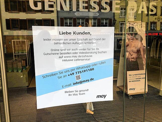 Mindestens bis zum 31. Januar müssen die Einzelhändler wie das Modehaus May in der Waldshuter Innenstadt ihre Geschäfte geschlossen lassen.