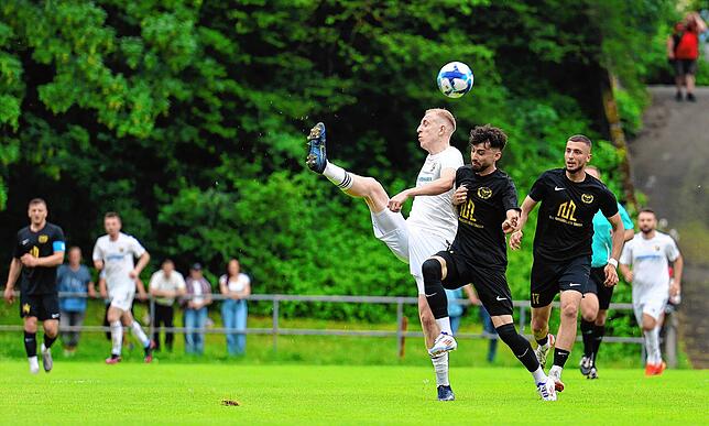 Bild 3: Die Südsterne feiern! Unsere große Bildergalerie vom Relegationsspiel zwischen Singen und Laufenburg