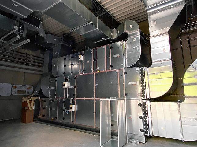 Enorme Ausmaße hat die Lüftungstechnik des neuen Schmidts Markts.