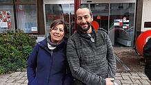 Sie stehen vor dem künftigen Dorfladen: Carolin Ast und Thomas Hinke sind die Ideengeber und Motoren der Initiative. Den Bauantrag haben ...