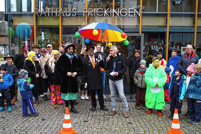 Bild 8: So bunt war der Rathaussturm in Frickingen