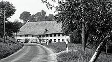 Lange her: Der „Hirschen“ war in den 1950er und 1960er-Jahren eine feste Größe im Dorfleben von Rotzingen.