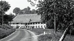 Lange her: Der „Hirschen“ war in den 1950er und 1960er-Jahren eine feste Größe im Dorfleben von Rotzingen.