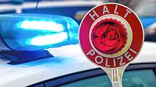 Weder Blaulicht noch Stopp-Signale der Polizei will ein damals 38-Jähriger erkannt haben, als er im September 2023 in eine ...