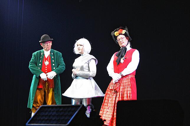 Bild 10: Narrenspiegel der Poppele 2024: Die Bilder aus der Stadthalle Singen