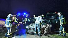 Bild : Tückisches Glatteis am Morgen: Zwei Menschen bei Unfall verletzt
