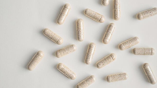 Viele Zinktabletten überschreiten den Grenzwert von 6,5 mg täglich. Doch kann zu viel Zink eigentlich schädlich sein?