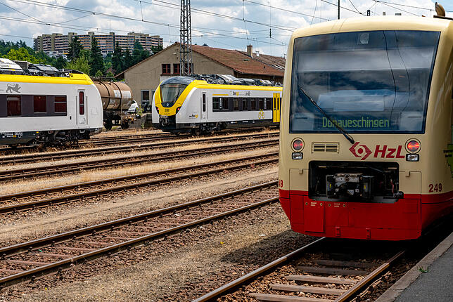 Bild 2: Umsteigefrei nach Freiburg: Neue Züge im Bahnhof Villingen