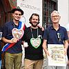 Sie hatten ihren Spaß: Bockgötti Markus Roth, Junggesellen-Zunftmeister Andreas Laubis, Bockgewinner Oliver Novak und Ehrenzunftmeister ...