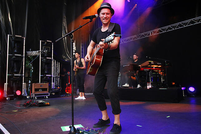 Bild 14: Bilder: 2000 Zuschauer bei Doppelkonzert von Johannes Oerding und Glasperlenspiel