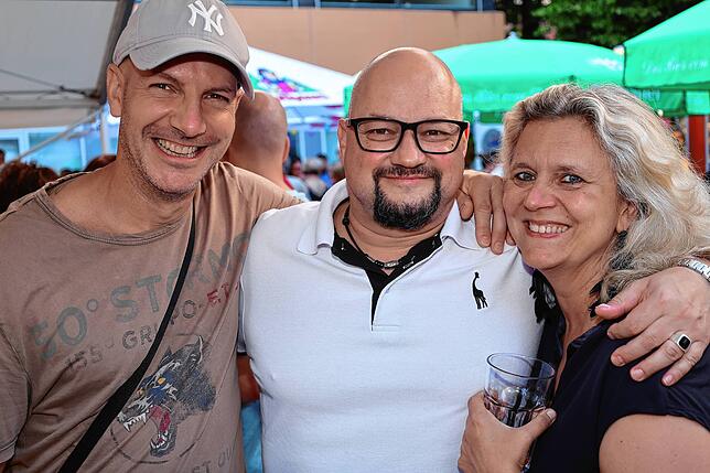 Bild 7: Feiern am Freitag in Dettingen – Hier gibt‘s die besten Bilder vom Dorffest