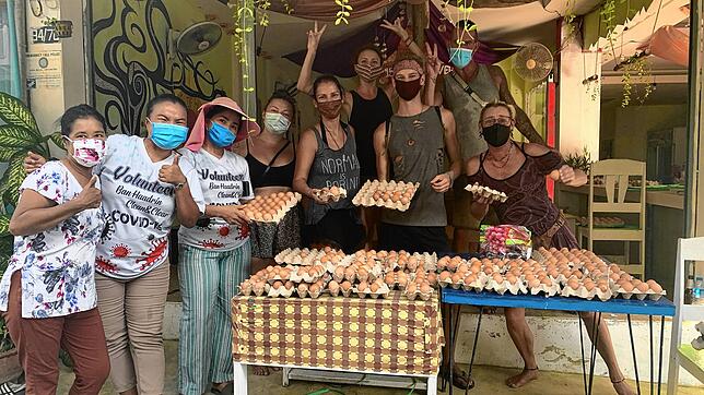 Ein Eierverkauf in Thailand. &bdquo;Die Einheimischen waren sehr neugierig und gastfreundlich&ldquo;, erzählt Angelina Melzer (vierte ...