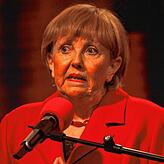 Am Abend gibt Marianne Schätzle ein letztes Mal Ex-Kanzlerin Angela Merkel.