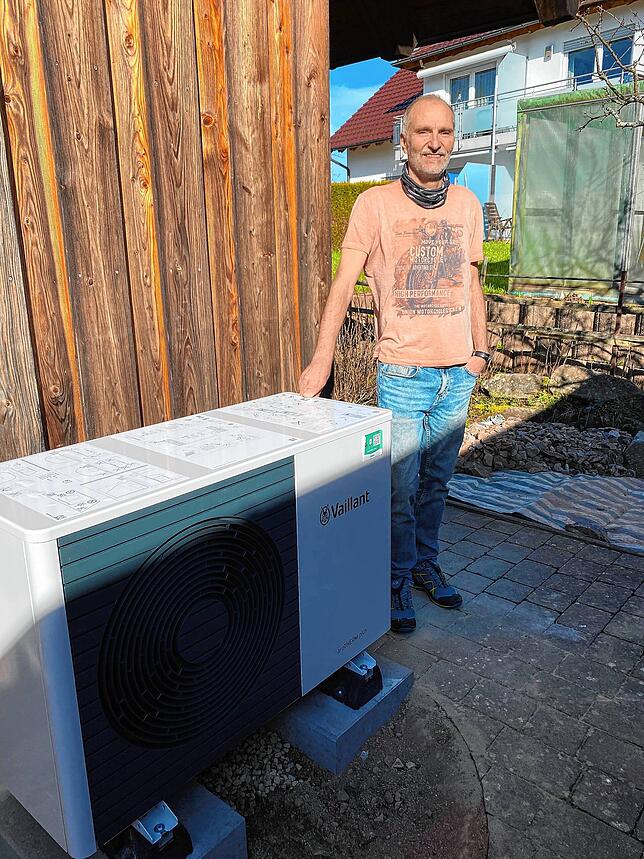 Karl Ziegler lässt in seinem 23 Jahre alten Haus die Gasheizung aus- und eine neue Wärmepumpe einbauen. Der Obereschacher hat jedoch ...