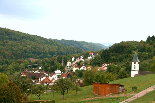 Eberfingen ist ländlich geprägt, profitiert aber von der Nähe zur Stadt.