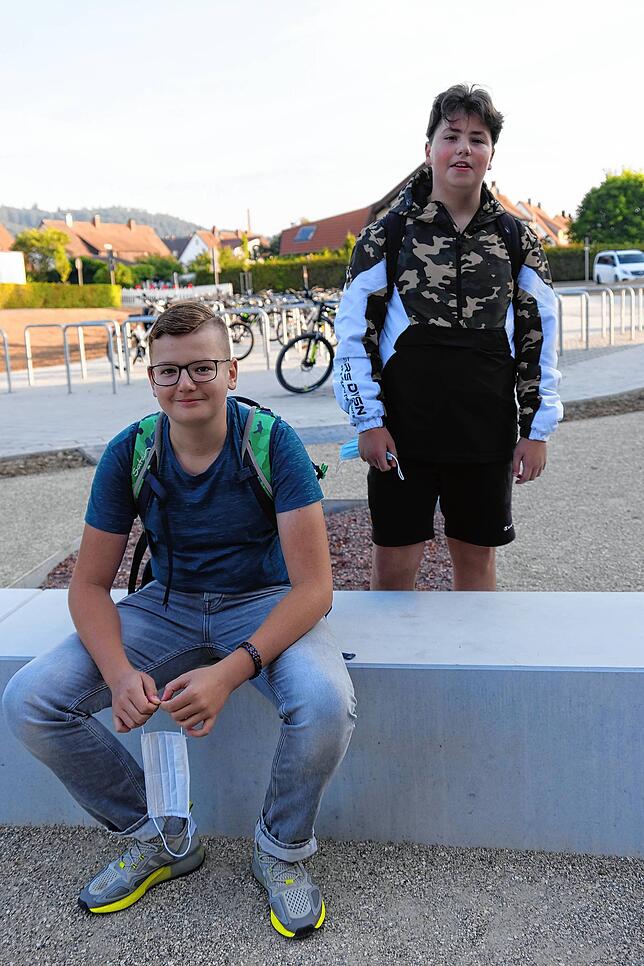 Finden ihre neue Schule super: Linus Stolte und Cristiano Torres aus der 9a.