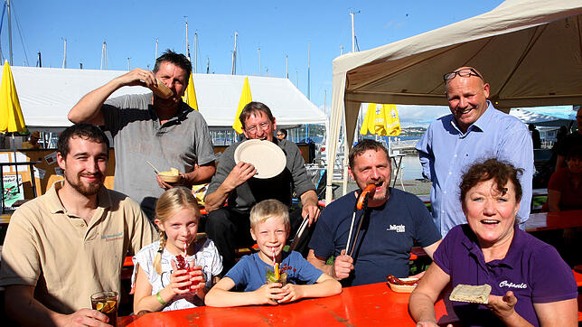 (Archivbild) Vorreiter: Bereits im Jahr 2019 erprobten Konstanzer Gastronomen beim Staader Hafenfest essbares Geschirr, hier (von ...