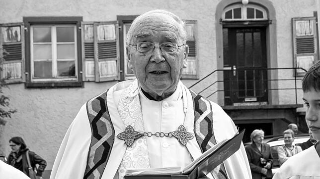 Im Alter von 96 Jahren ist Pfarrer Julius Auer gestorben.