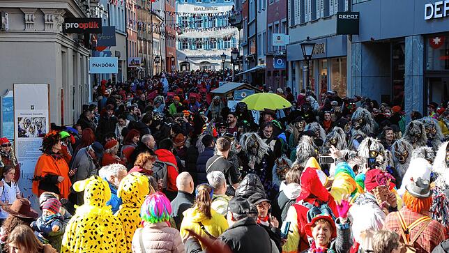 Bild 14: Jetzt geht&lsquo;s um die Wurst! Bilder vom Kaiserbrunnen am Rosenmontag