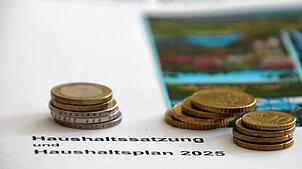 In Moos wurde ein halbes Jahr als eigentlich üblich endlich der Haushalt beschlossen.