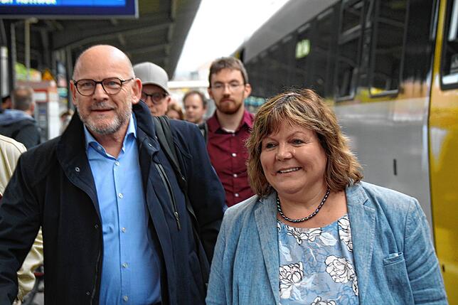 Verkehrsminister Winfried Hermann und die Landtagsabgeordnete der Grünen, Martina Braun.